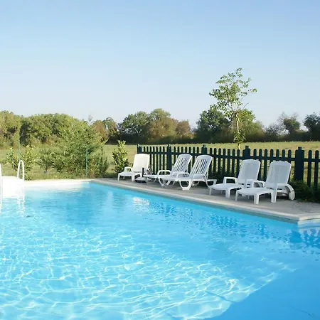 Charming In Montfaucon 度假居 Murat