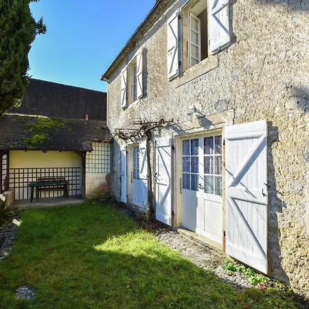 Charming In Montfaucon 度假居