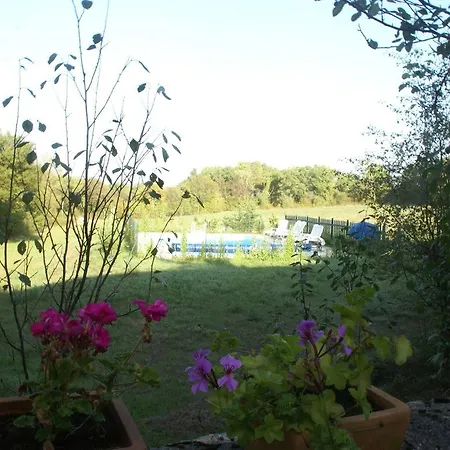 Charming In Montfaucon Feriehus