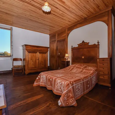 Charming In Montfaucon *