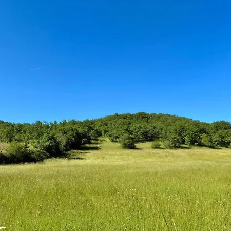 Charming In Montfaucon * Murat