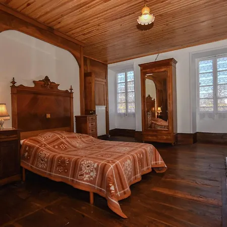 Charming In Montfaucon Feriehus *