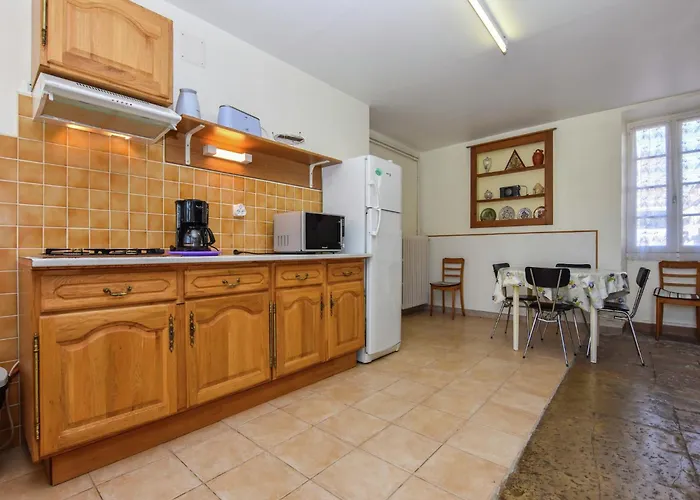 Charming In Montfaucon Semesterbostad *