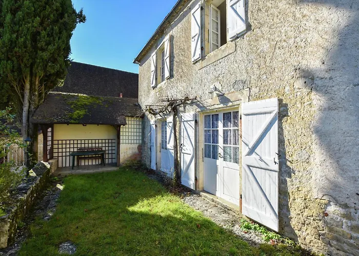 Charming In Montfaucon Semesterbostad