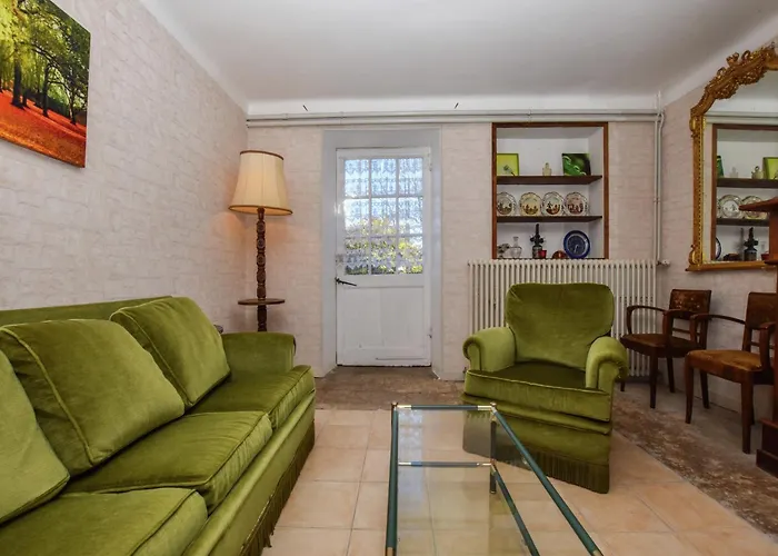 Semesterbostad Charming In Montfaucon *