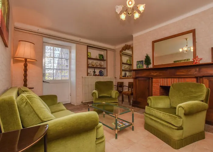 Charming In Montfaucon Semesterbostad