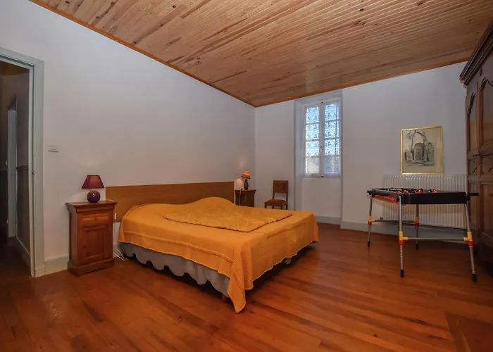 Charming In Montfaucon Murat